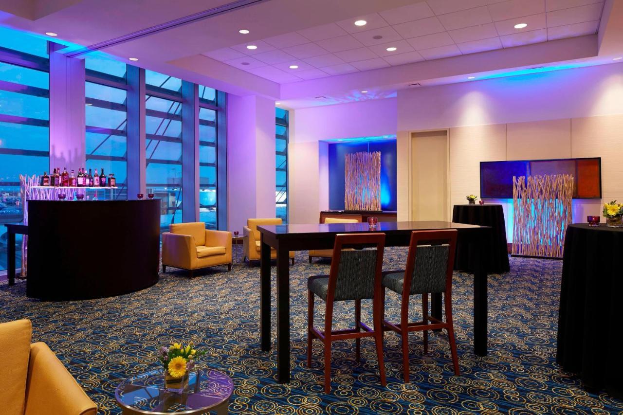 Marriott Montreal Airport In-Terminal Hotel Dorval Kültér fotó