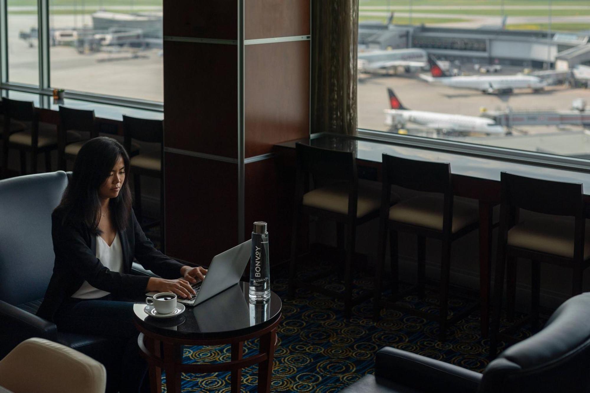 Marriott Montreal Airport In-Terminal Hotel Dorval Kültér fotó