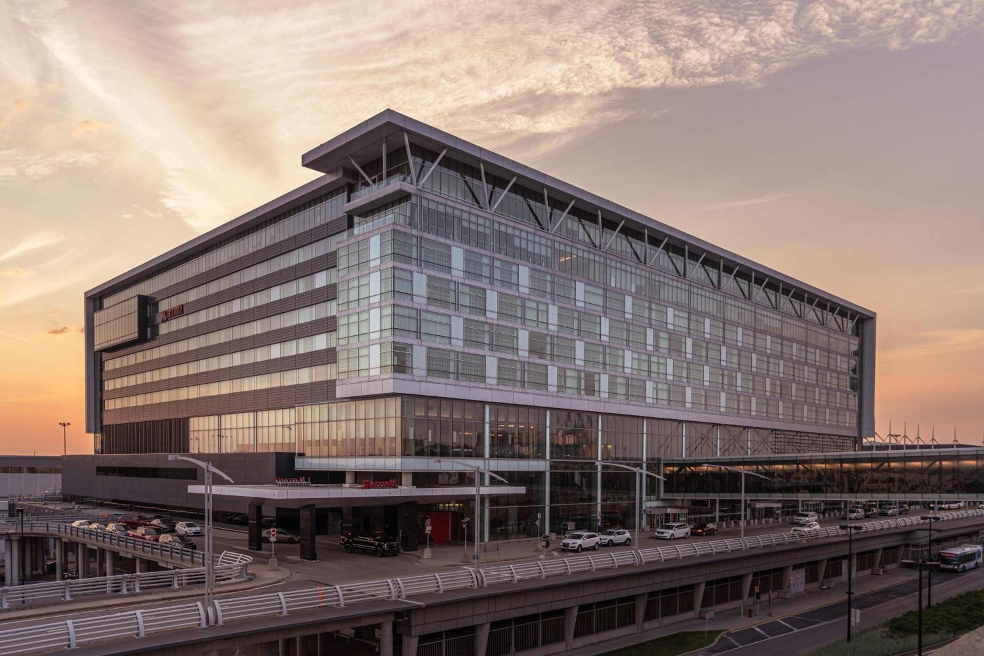 Marriott Montreal Airport In-Terminal Hotel Dorval Kültér fotó