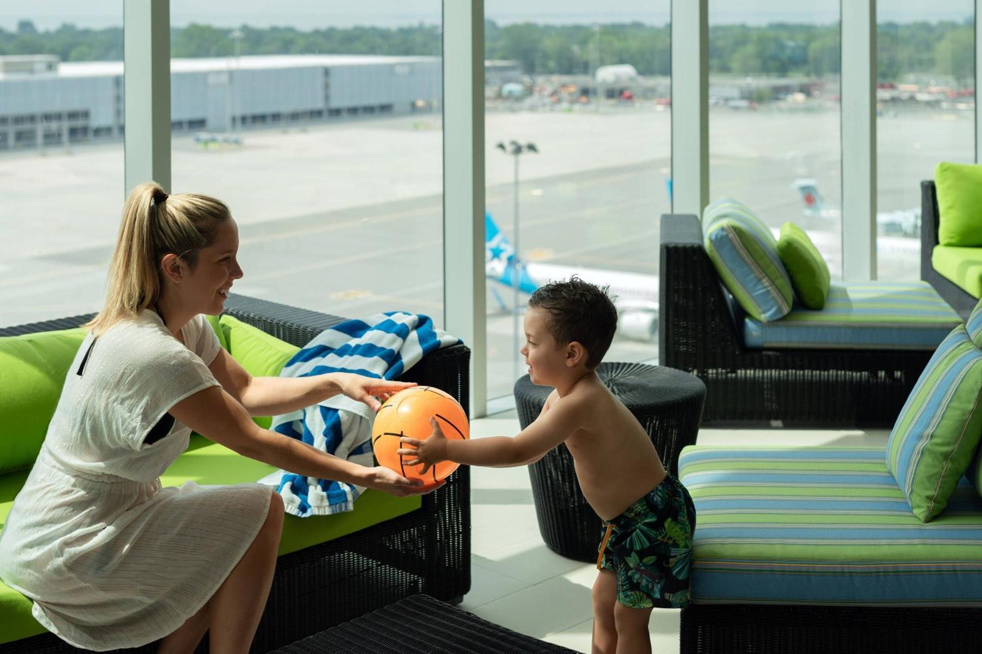 Marriott Montreal Airport In-Terminal Hotel Dorval Kültér fotó